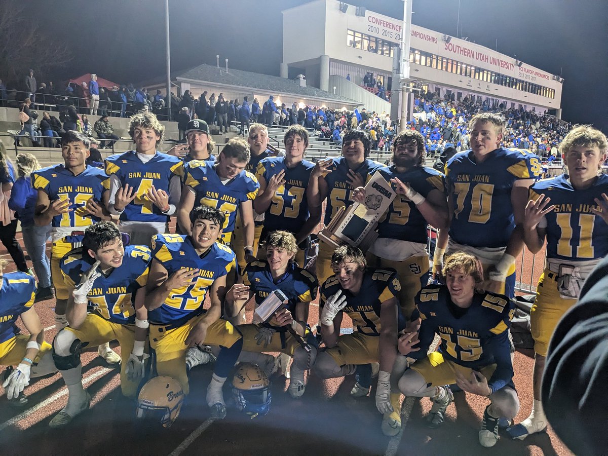 SJ_Line_Coach's tweet photo. What a ride! Thank you to these Seniors for their hard work, leadership & dedication. They set a goal, did the work & set some records on the way. Keep dominating life just like you dominated all season.
#GoBroncos #L3GACYLeft #ThreePete https://t.co/EHhx1QGf4t