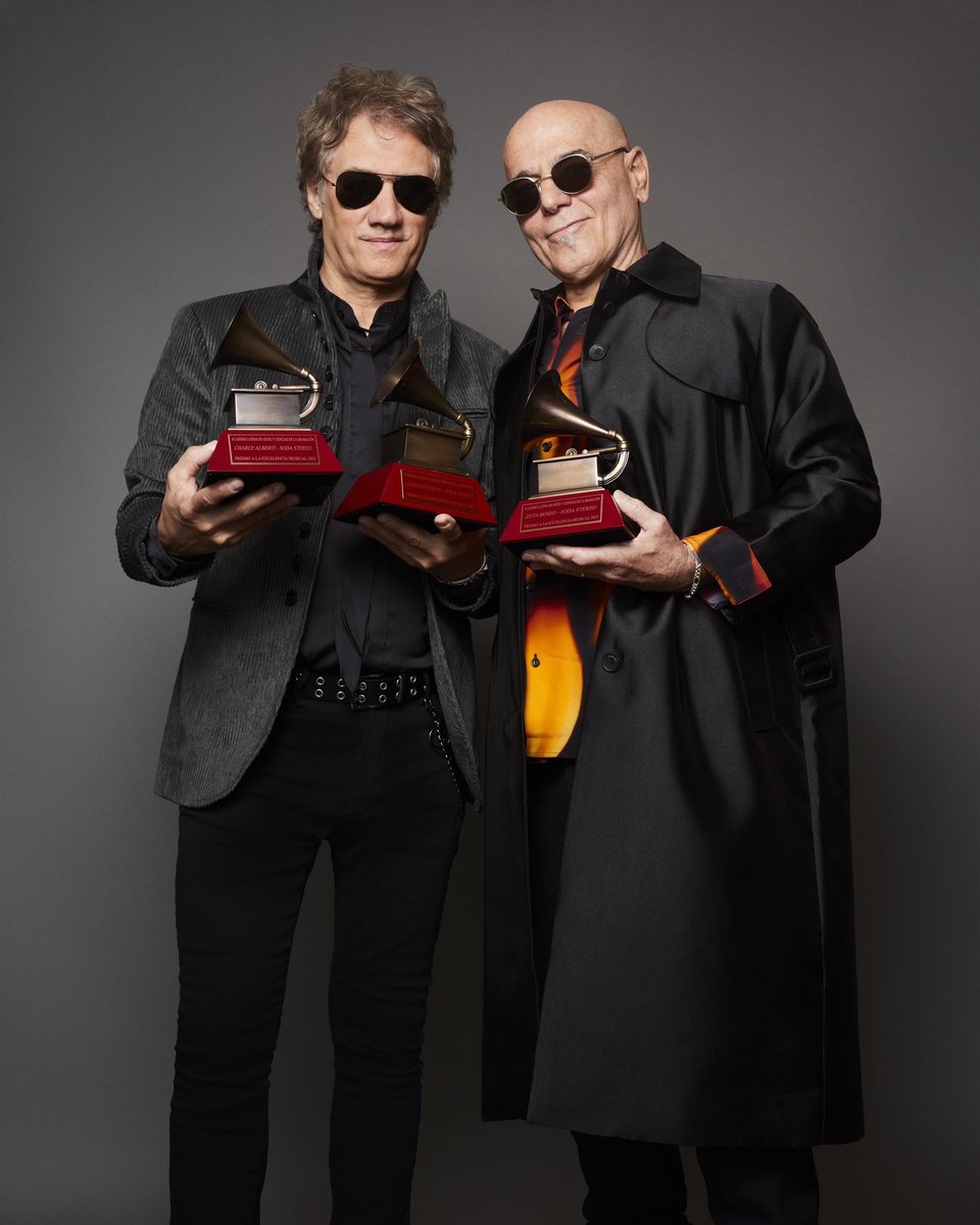 Gracias a <a href="/LatinGRAMMYs/">The Latin Recording Academy / Latin GRAMMYs</a> por este maravilloso premio a nuestra trayectoria. Gracias a nuestros equipos, tanto pasados como presentes, gracias por hacerlo posible. Gracias familia Cerati por estar con nosotros. 
Gus, ayer te extrañamos más que nunca <a href="/cerati/">Gustavo Cerati</a>