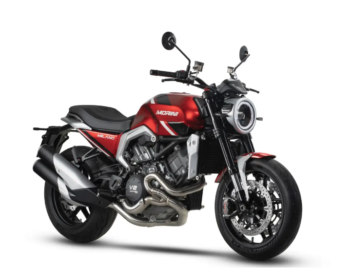 BellesMachines's tweet photo. Passée sous la coupe du chinois Zhongneng en 2018, la firme italienne donne un coup de jeune à son roadster né en 2005, la Moto Morini Milano.
https://t.co/a5iIReQMK4 https://t.co/y1NoKT2jNo