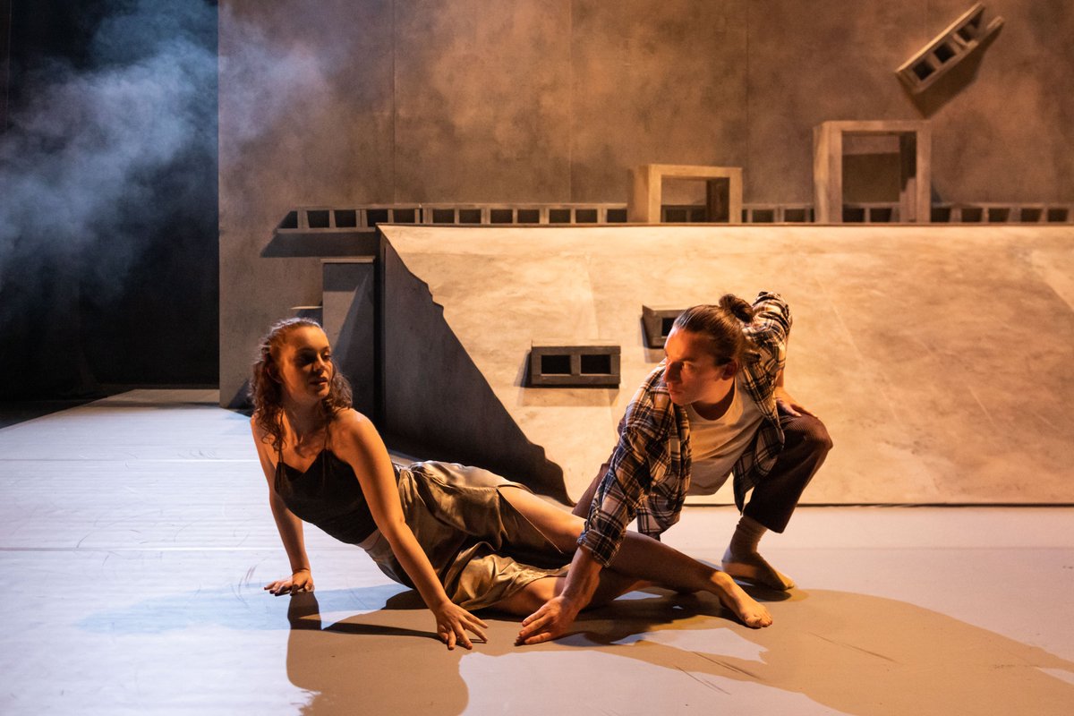 Discover dance + take part in 1hr workshop led by faciliator &amp; dancer, Matilda Maginnis, before the Sligo performance of Man Down!

5.30pm, 22 Nov <a href="/HawksWellSligo/">Hawk's Well Theatre</a> 

FREE to ticketholders w/ interest + some previous dance/theatre experience. Contact the venue to secure your spot!