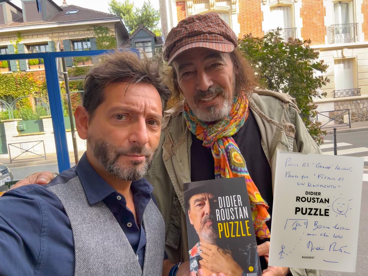 PUZZLE 📖⚽️😍
21 pièces assemblées avec malice, nostalgie, humour, désordre, intimité et tellement de passion du ballon rond ❤️‍🔥 … Bravo <a href="/DidierRoustan/">DidierRoustan</a> pour ce festival d’anecdotes 👏 &amp; Gracias El Grande Presidente pour la dédicace 🙌
Bref, achetez ce Puzzle et régalez vous 😋😉