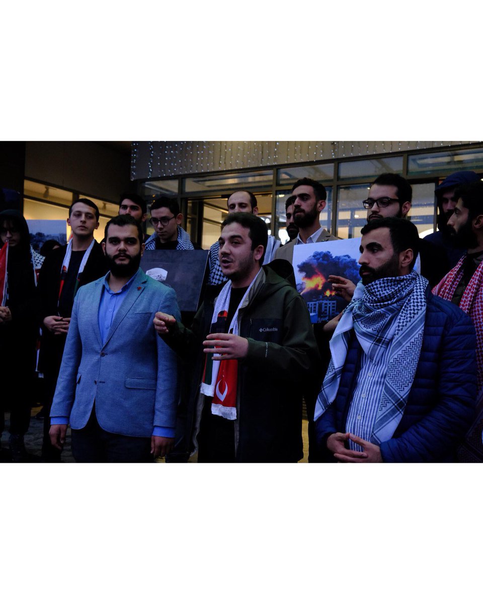 sakaryaseriyye's tweet photo. “Bizler kalpleri asırlar öncesinden layıkıyla tuğralanmış nesilleriz biz ve bu ülkeden zımparalarla kazınmaya çalışılmış olmamıza rağmen işte, her yerdeyiz!”
Servet Turgut https://t.co/EhOMY1aeET