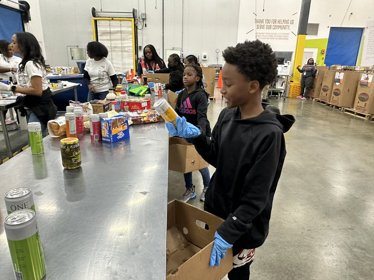 Dr. Tiffany Proctor (@drtproctor) on Twitter photo Cascade Jr. Betas giving back to help our neighbors at the Atlanta Community Food Bank. What a great day of service!! ❤️☺️
#IBcaring
#IBTigerStrong 🐯
<a href="/CasPrinciTmomon/">Tiffany Momon</a> <a href="/didraut/">Mrs. Draut</a> @kdavidibcascade <a href="/CascadeESMedCtr/">CascadeESMedCtr</a> Cascade Jr. Betas giving back to help our neighbors at the Atlanta Community Food Bank. What a great day of service!! ❤️☺️
#IBcaring
#IBTigerStrong 🐯
<a href="/CasPrinciTmomon/">Tiffany Momon</a> <a href="/didraut/">Mrs. Draut</a> @kdavidibcascade <a href="/CascadeESMedCtr/">CascadeESMedCtr</a>
