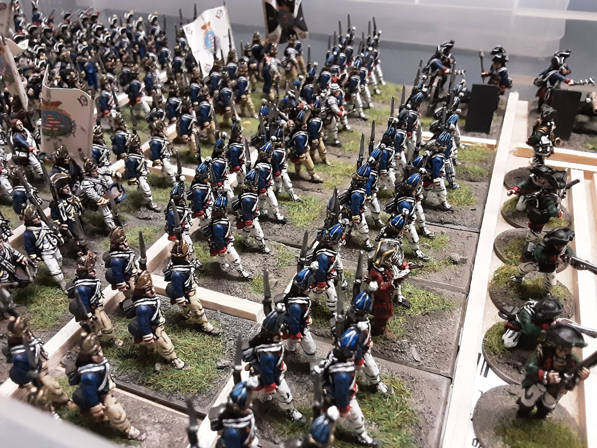 Today I have been doing further work on my friends #AWI #28mm Collection. These are the Hessians, I've just painted flag poles and edges, lowered the flags to fit in the box and the divided the RUB up for the units. #wargaming #Wargames #tabletopgaming #Miniatures #History