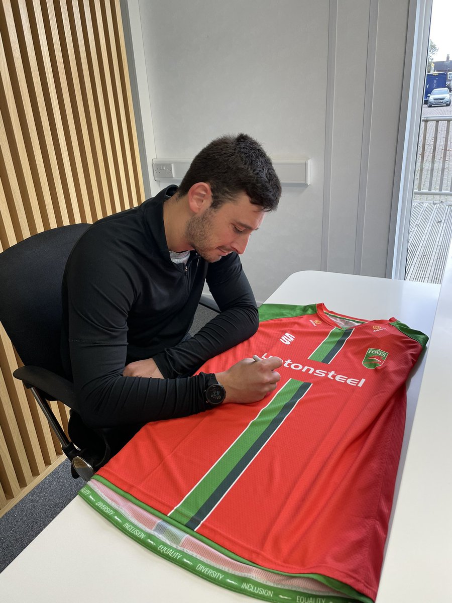 🚨 𝐆𝐈𝐕𝐄𝐀𝐖𝐀𝐘 𝐓𝐈𝐌𝐄 🚨 

To celebrate his new contract, we’re giving away a Swindells signed One Day Cup shirt. ✍️ 

To enter, simply 𝐑𝐞𝐩𝐨𝐬𝐭 this post. You’ve got to be in to Swin it. 🔁