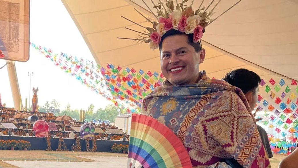 #ÚLTIMAHORA: Jesús Ociel Baena, primer magistrade no binarie de América Latina, fue encontrade sin vida en su casa de Aguascalientes, confirmó hace unos momentos Rosa Icela Rodríguez, secretaria de Seguridad de México.

Según medios, el cuerpo presentaba signos de violencia.