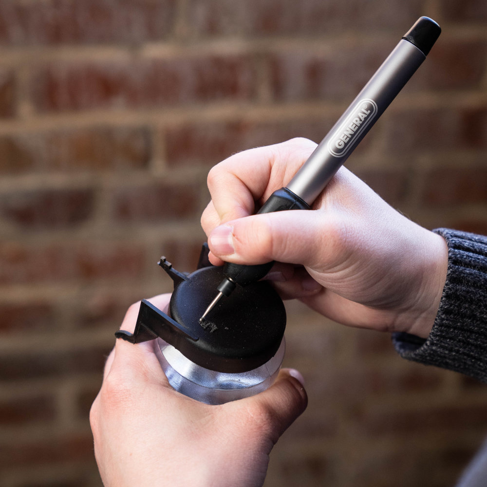 Our portable Cordless Engraver Tool enables precision cordless engraving with permanent identifying markings!

Protect all types of valuables by identifying your tools with General in hand. 👍

Get yours when you visit the link in our bio!