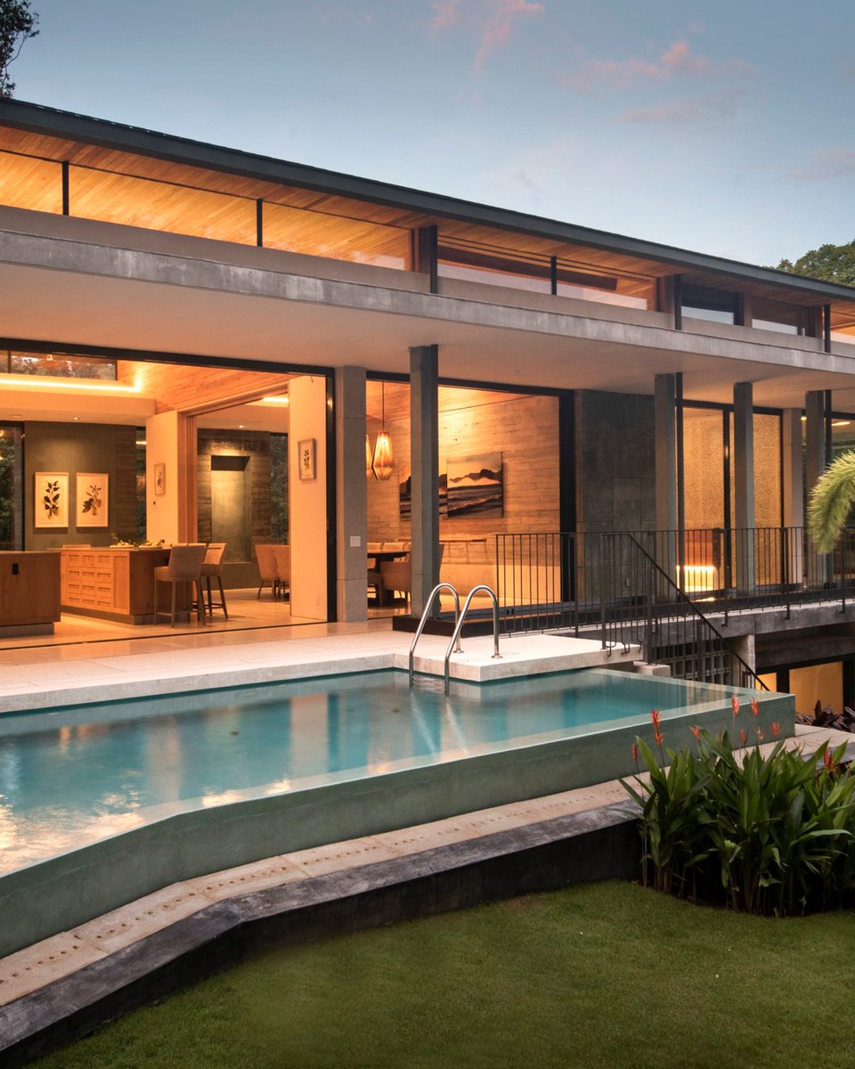 ExploreCookson's tweet image. Costa Rica comes into its own over the festive period.

On past trips, we’ve taken guests by heli to take on tree climbing and abseiling in the jungle, brought in conservation experts for turtle hatching and facilitated world-class scuba diving experiences on the coast.