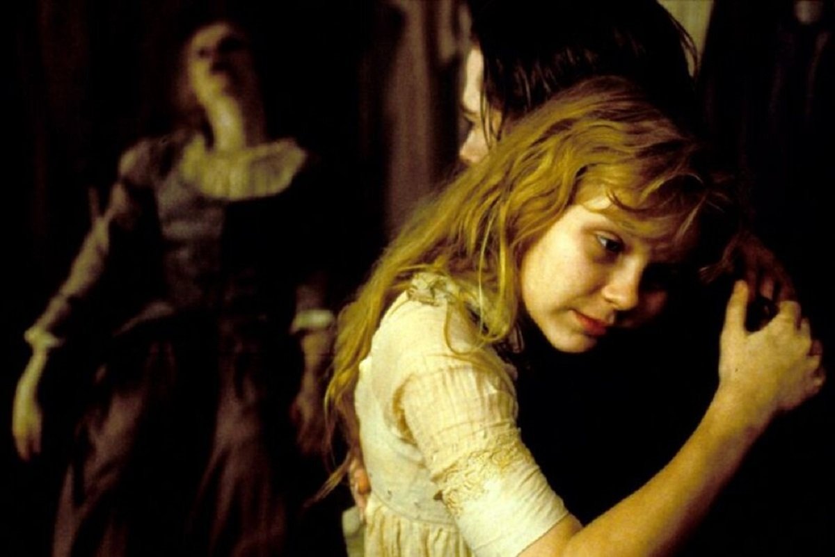 #Bales2023FilmChallenge Day 13 - Someone Becomes An Orphan #InterviewWithTheVampire (1994) directed by #NeilJordan written by #AnneRice #KirstenDunst character Cludia is made an orphan after her mother dies from the plague. Also starring #BradPitt #TomCruise #FilmX #FilmTwitter