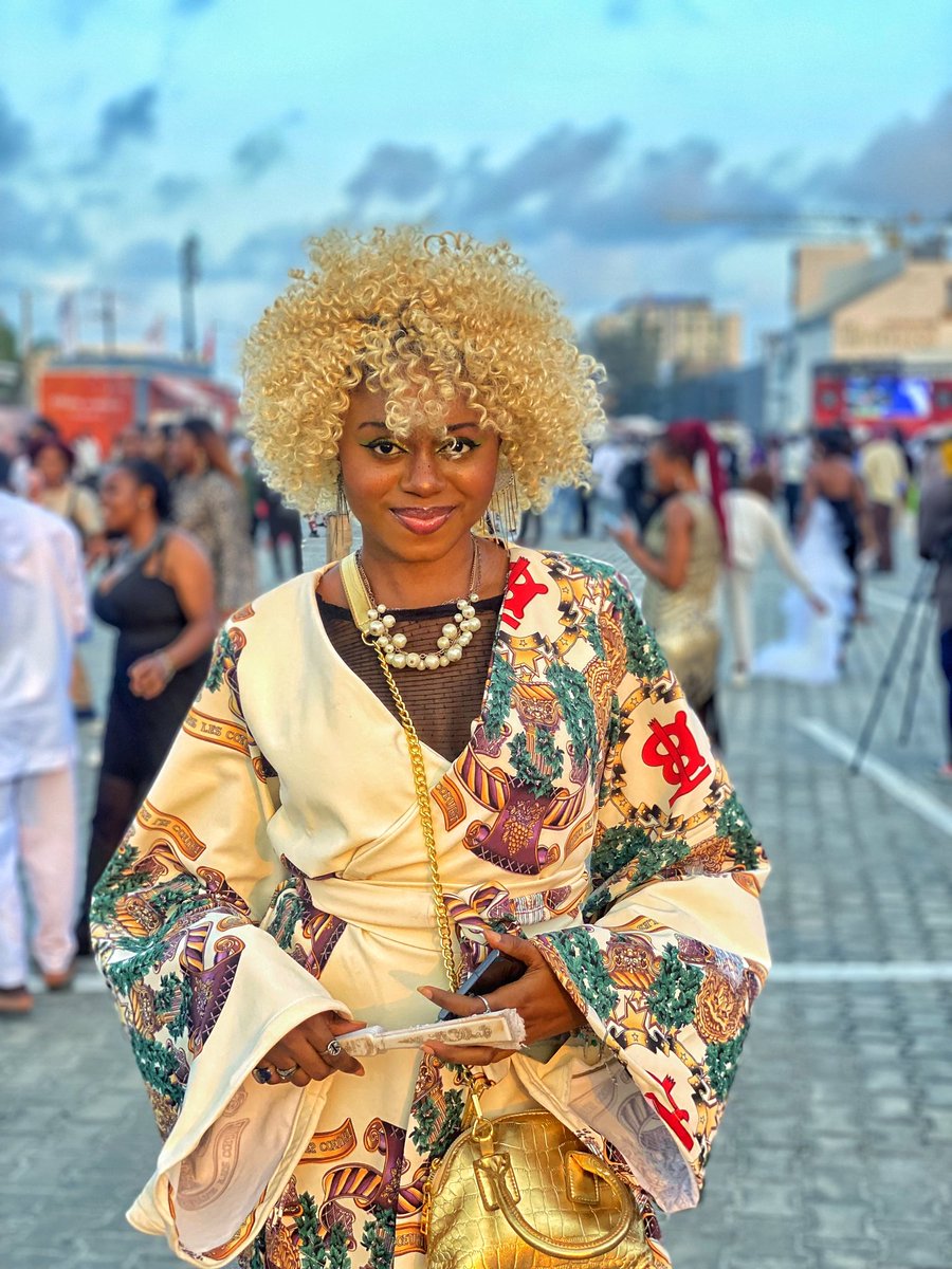 Actuallyjuliee's tweet image. My outfit for #GTCOFashionWeekend 🫠