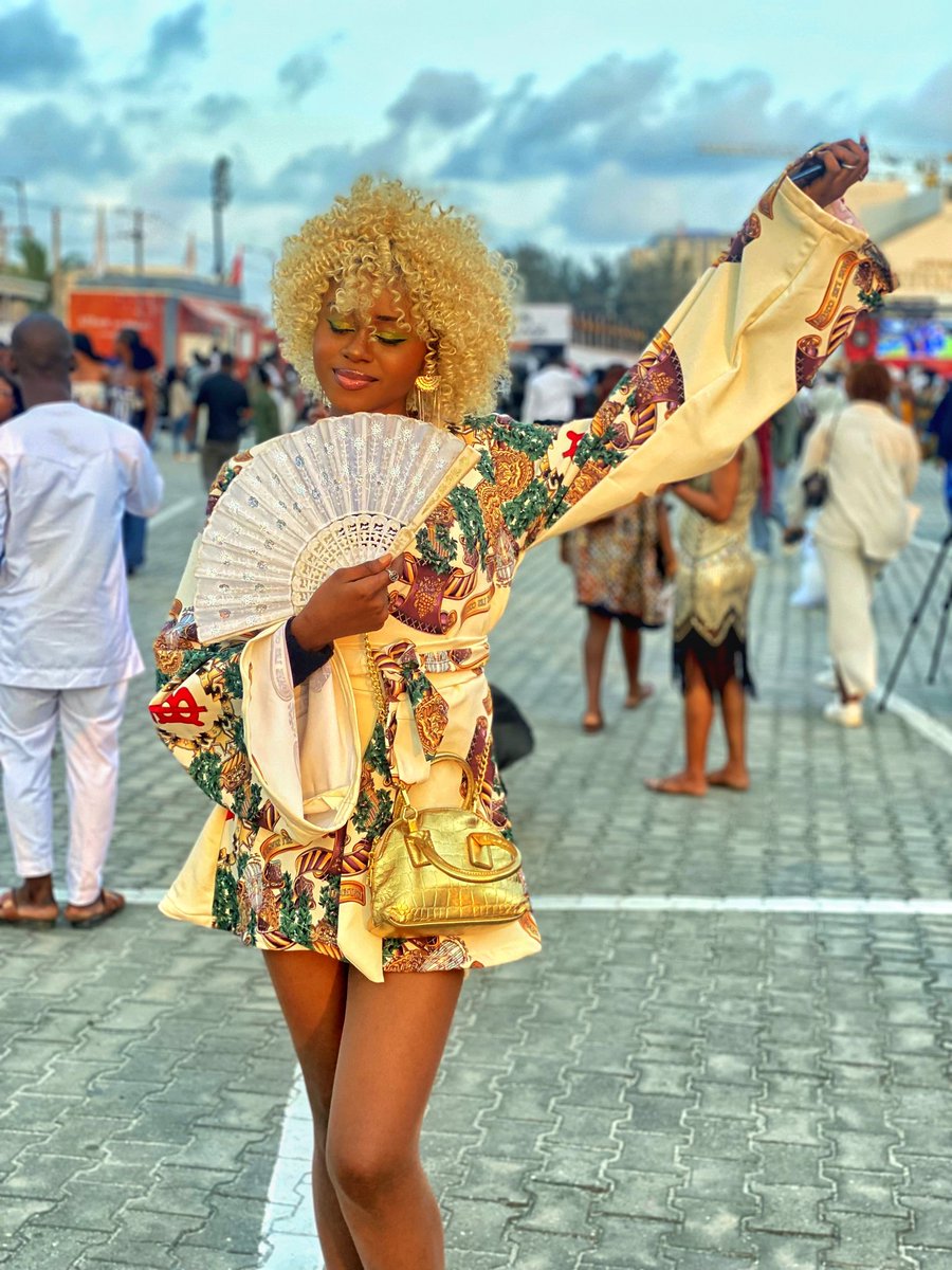 Actuallyjuliee's tweet image. My outfit for #GTCOFashionWeekend 🫠