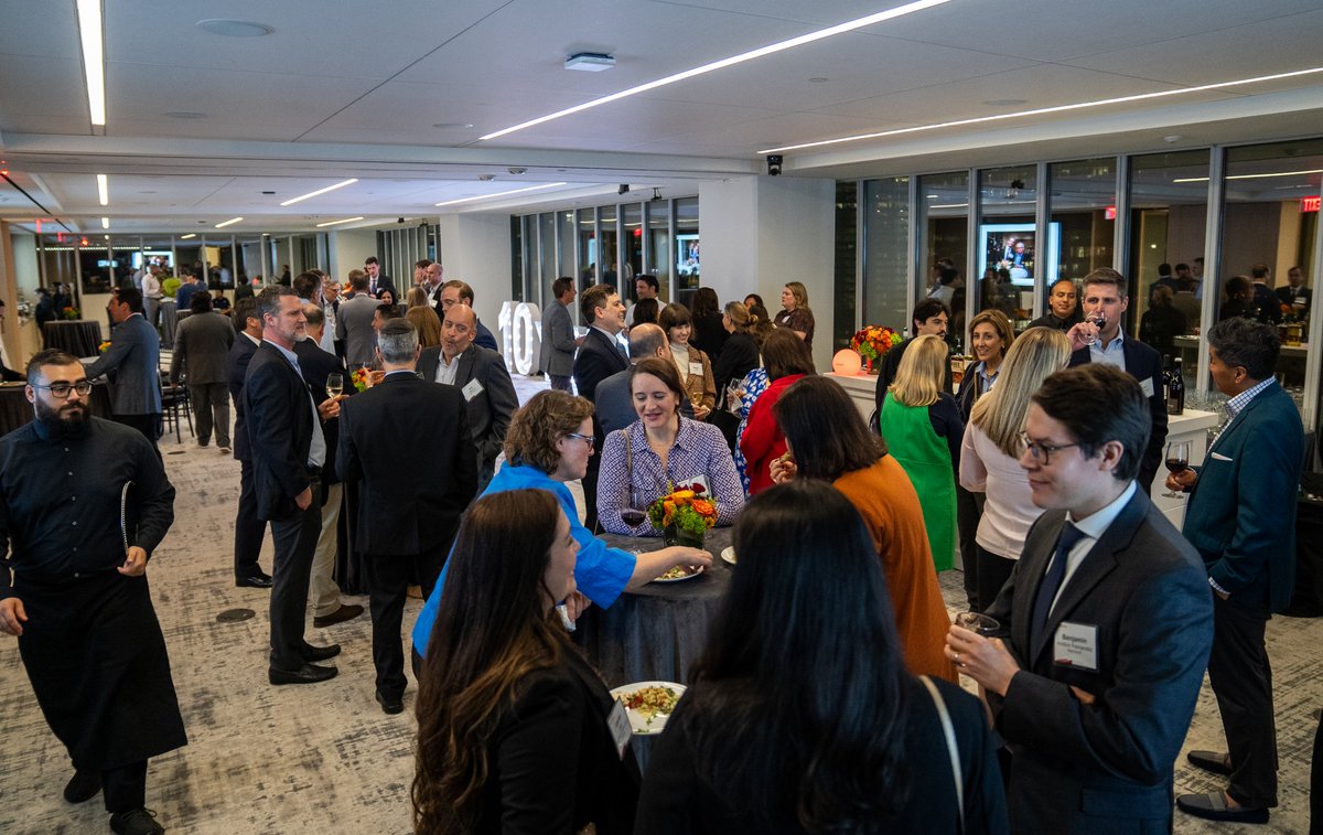 We had a fabulous time with our clients, alumni, and friends celebrating the 10-year anniversary of Reed Smith’s Houston office and inaugural Alumni Reunion. We commemorated the successes of the last decade and enjoyed a special visit from a Houston icon, Orbit!