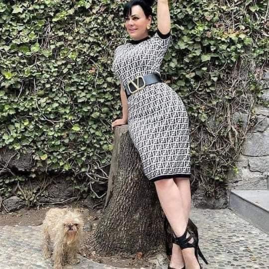 cristiangutier_'s tweet image. Hoy amanecí como el perro de Maribel Guardia