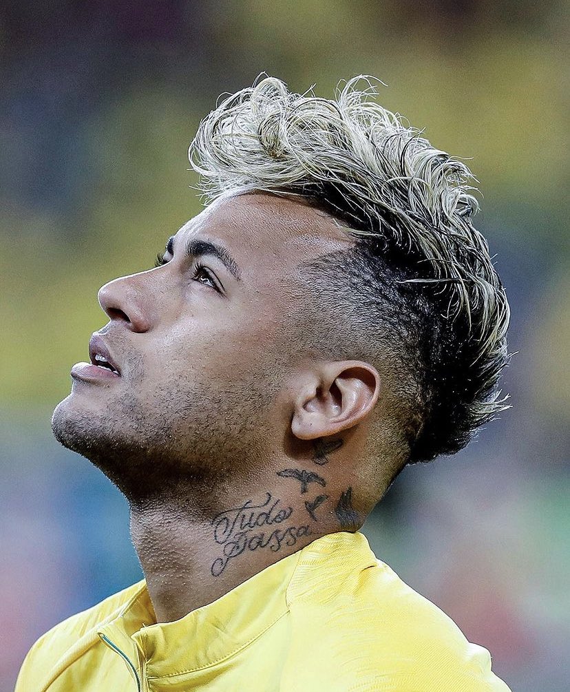 45 Coolest Soccer Player Haircuts | Piercings masculinos, Brincos  masculinos, Cabelo neymar