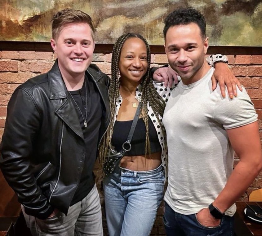 notgwendalupe's tweet photo. another mini high school musical reunion! https://t.co/PueTJZfA7F