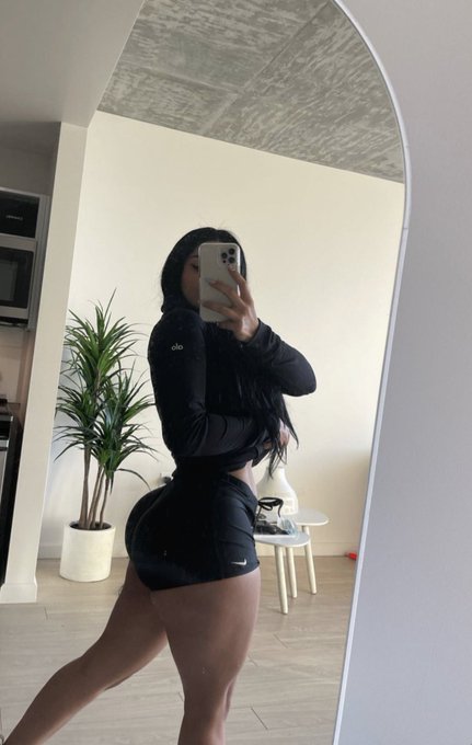 Happy Monday 🫶🏻 https://t.co/mZMz3ldqDL