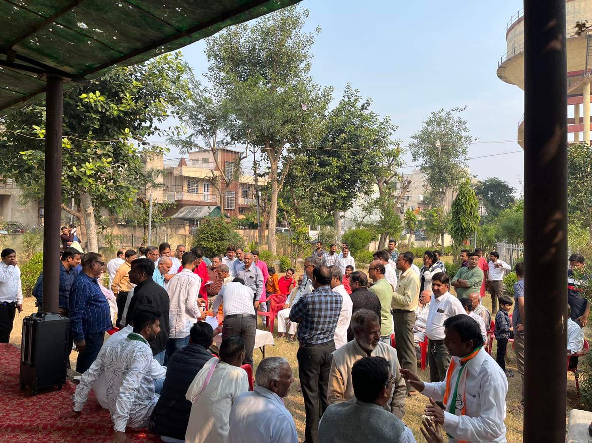 आर्य नगर स्कीम 1 गार्डन में किया जनसंपर्क कार्यक्रम।।
#विकास #अलवर #काम_किया_दिल_से_कांग्रेस_फिर_से