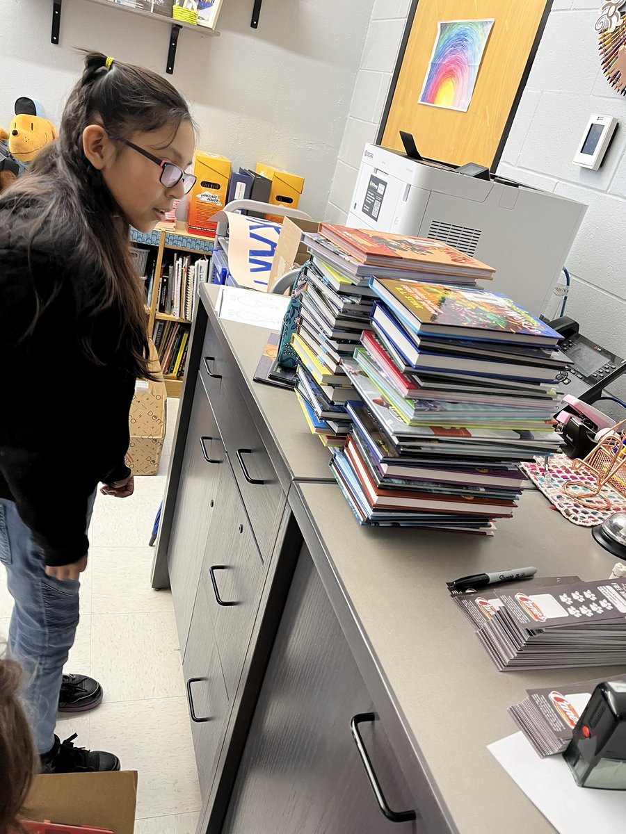 LawhonTPSD's tweet image. These 5th graders are helping Mrs. AB Williams unpack new books for our library. These books were purchased from our proceeds from the book fair we had in September! 🤩 #tpsd