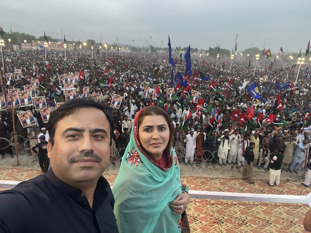 One of the greatest public gatherings of Jiyalas at Mithi, Thar. Chairman PPP @BBhuttoZardari addressed to thousands of people on the occasion of #HappyDiwali2023.