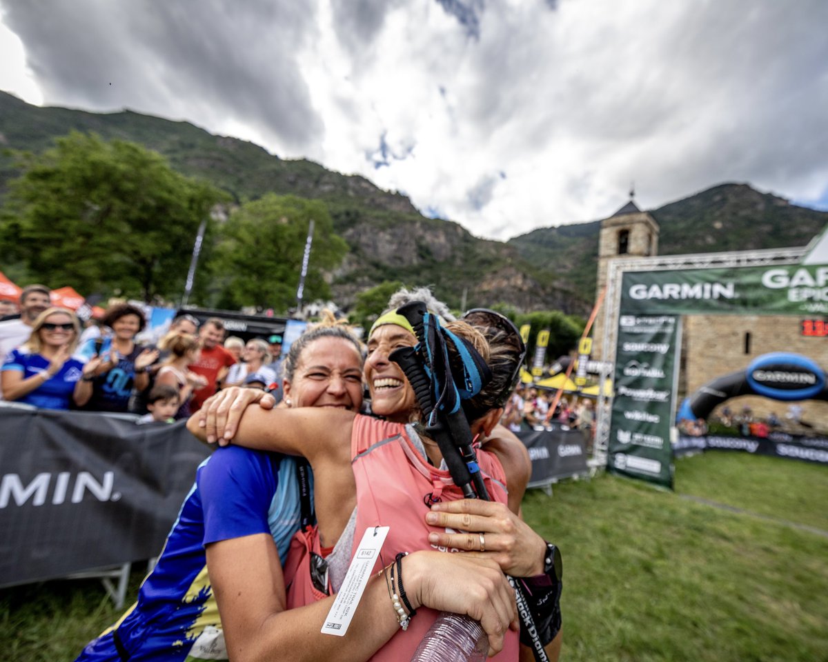 🥹 Abrazos, sonrisas, lágrimas… son muchos los sentimientos que se viven en nuestra carrera. ¿Con quién te gustaría cruzar la línea de meta? 👋🏼 Etiquétal@ ⚠️ OPEN REGISTRATION ➡️ garminmountainfestival.com