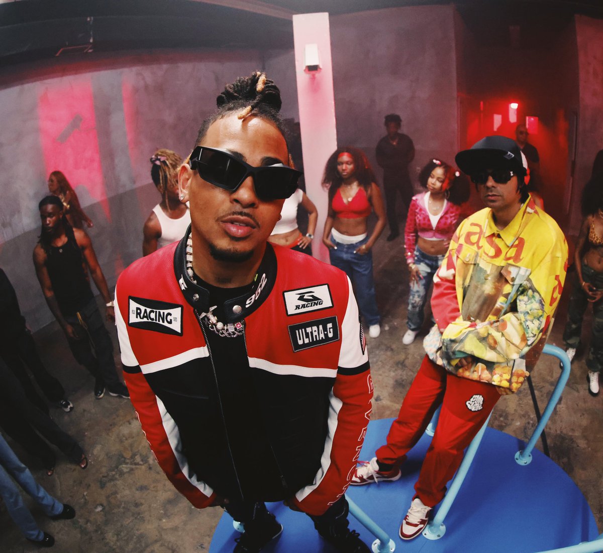 YA ESTAMO EN LA PISTA CON #ELPLAN con mi brother <a href="/CHENCHOCORLEONE/">CHENCHO CORLEONE</a>  youtu.be/pUO3gCUg-0U  

PRE-SAVE COSMO 🖤 orcd.co/cosmo