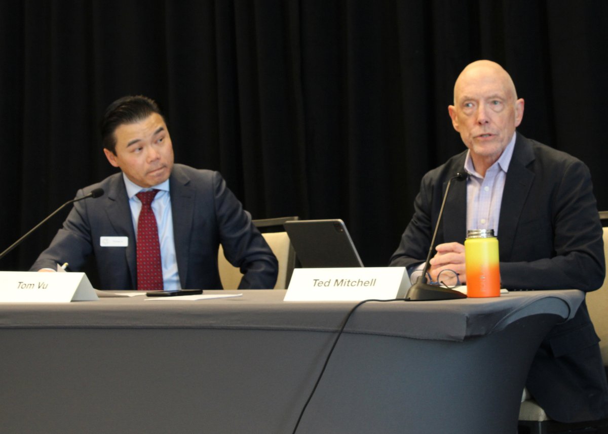 It was my honor to welcome Ted Mitchell of @ACEducation to the @aiccucal 2023 Annual Meeting and moderate a discussion with him about federal politics and higher ed policy. Always a fun time to chat with Ted--though I don't remember what I'm raising an eyebrow about!