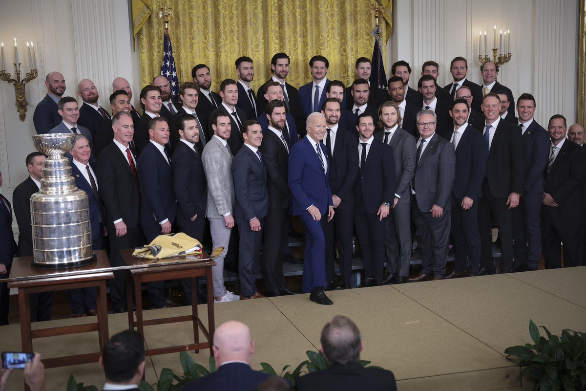 GoldenKnights's tweet photo. The Stanley Cup Champions met President Biden! 🇺🇸 #VegasBorn https://t.co/MSM2Uai133