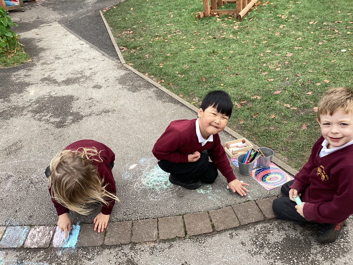 AllSaintsTraff's tweet image. Thank you to our Reception friend for inspiring Diwali activities this afternoon in Reception #Diwali2023 #RangoliPatterns