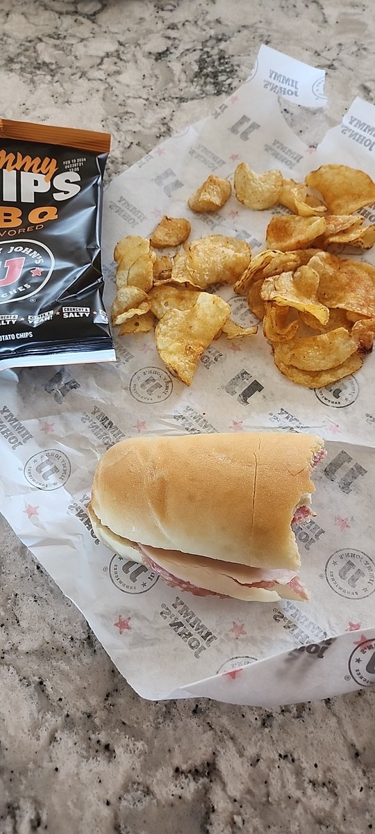 rePeteLester's tweet photo. @jimmyjohns Yo Jimmy, someone forgot to run these chips through the BBQ dust. They're just naked, saltless chips. First time your BBQ let me down :( https://t.co/MTS4GiUmim