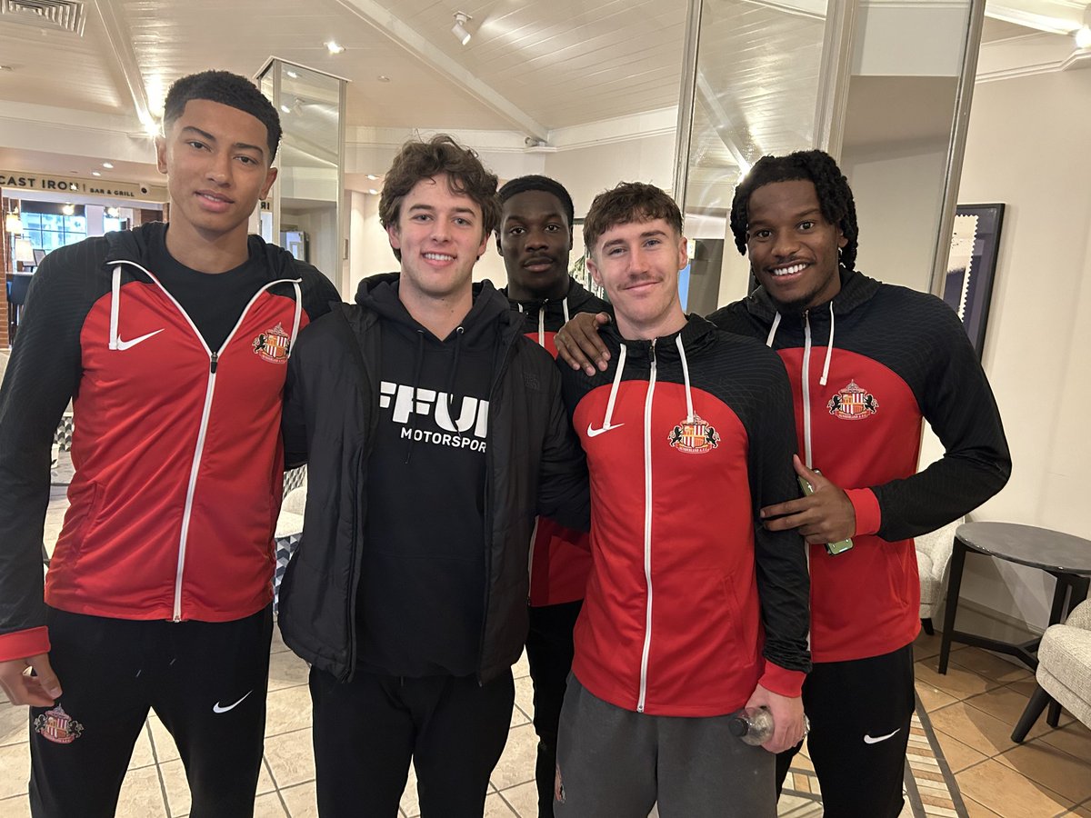 NASA member, <a href="/jorgensonderek/">Derek Jorgenson</a> and his son, travelled over for the Swansea game and only stayed at the same hotel as the team...
Thanks to <a href="/CWaters_SAFC/">Sunderland AFC SLO - Chris Waters</a> for his help with the tickets!

#SAFC #SAFCNASA #HTL