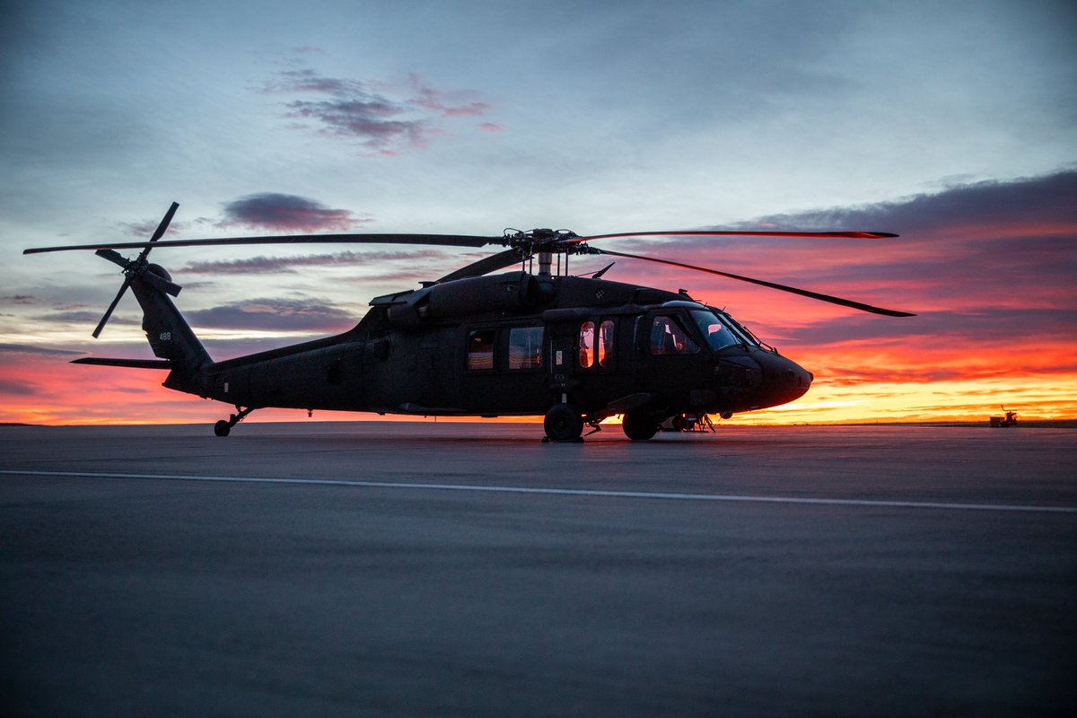 wyoguard's tweet image. The early bird gets the best views. 🌅

📸 by Cadet Samantha Butkovich

#sunrise #GoGuard #uh60 #uh60blackhawk #army #armynationalguard
