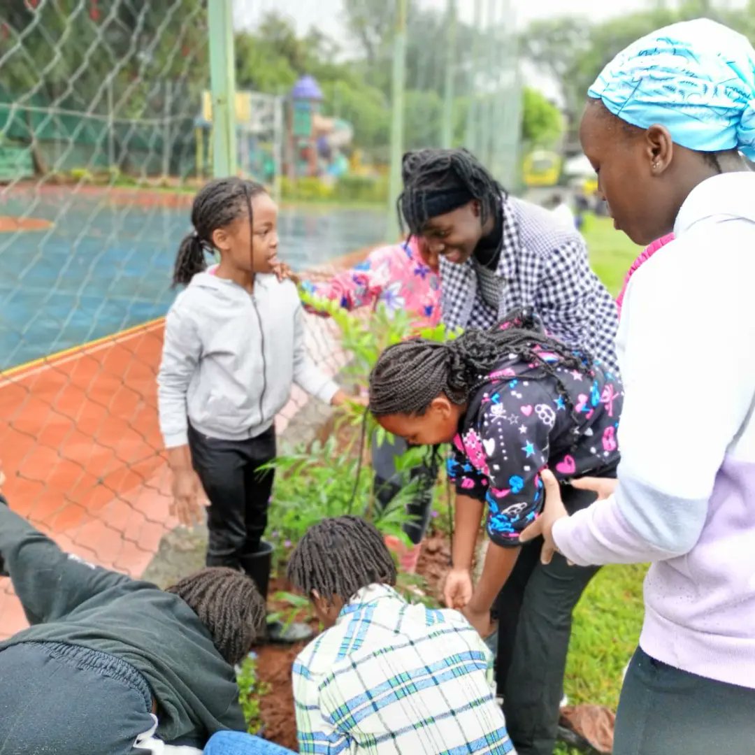 taka_kazi's tweet photo. National #TreePlantingDay! #TakaKaziAfrica #RusingaSchools, #Planting #GrowingTrees #RusingaSpeaks #GreenBeesMovement. Let's safeguard our shared home, Earth #Partnership #Children #Youth #ClimateAction #StopPollution #SDGs #ProtectHumanity #SaveThePlanet #GrowTrees #YesWeCan https://t.co/58JvMcV3Xy