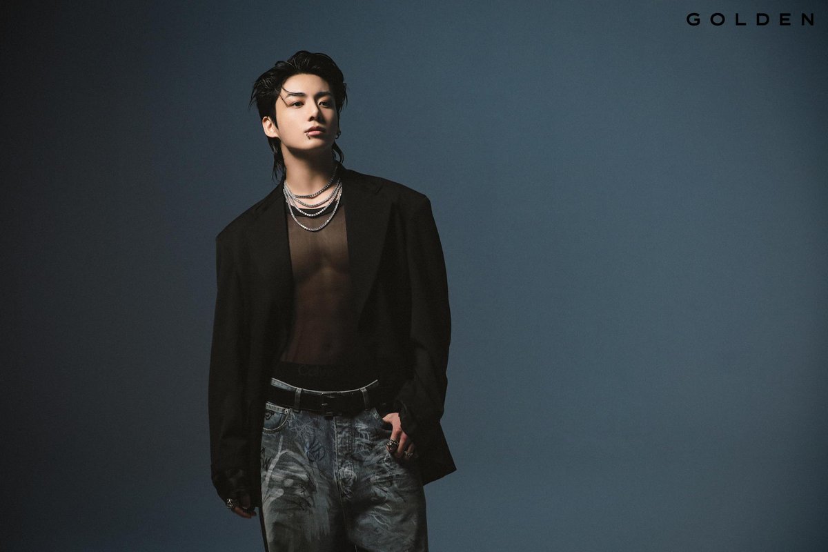 charts_k's tweet image. "Standing Next to You" debuts at #1 on Billboard's Digital Song Sales Chart, Jungkook's 5th song as a soloist to achieve this!