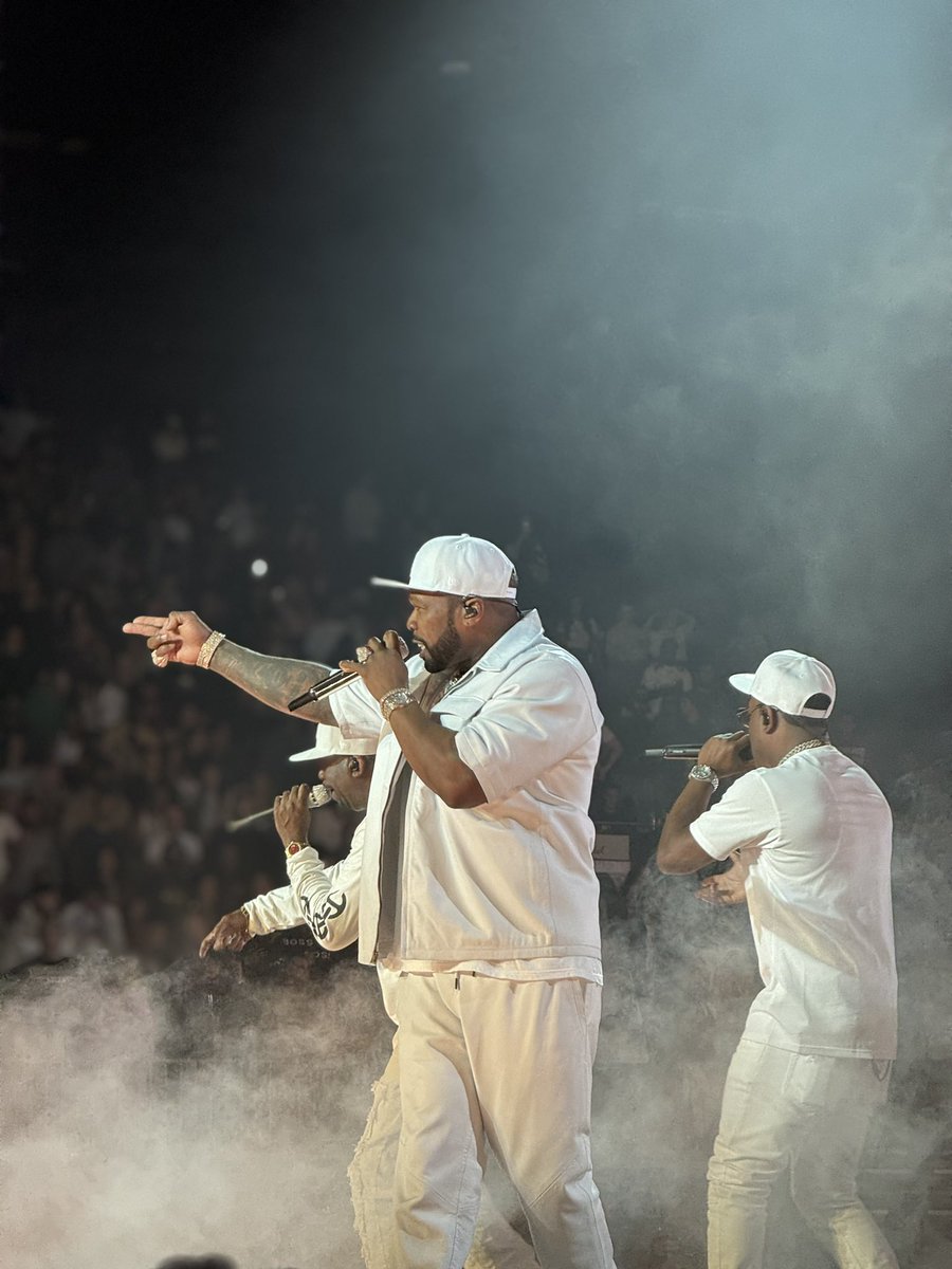 kieranashton95's tweet photo. @50cent was unbelievable last night 🔥🔥 https://t.co/ludov9W3rZ