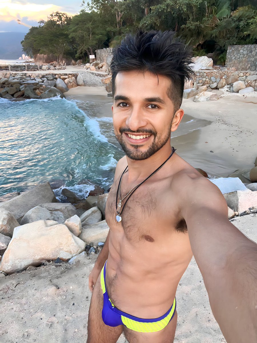 MHerMagic2's tweet photo. La vida es tan bella qué hay que sonreírle a ella. Sanando con el corazón. Llevando a cabo la misión de compartir la más alta vibración. 
Gracias a la vida 
Gracias al amor 
Gracias a Dios. 
Buen inicio de Luna nueva nuevos comienzos. #startyourdayright #energyhealing #seeyousoon https://t.co/yDQzcrgnBL