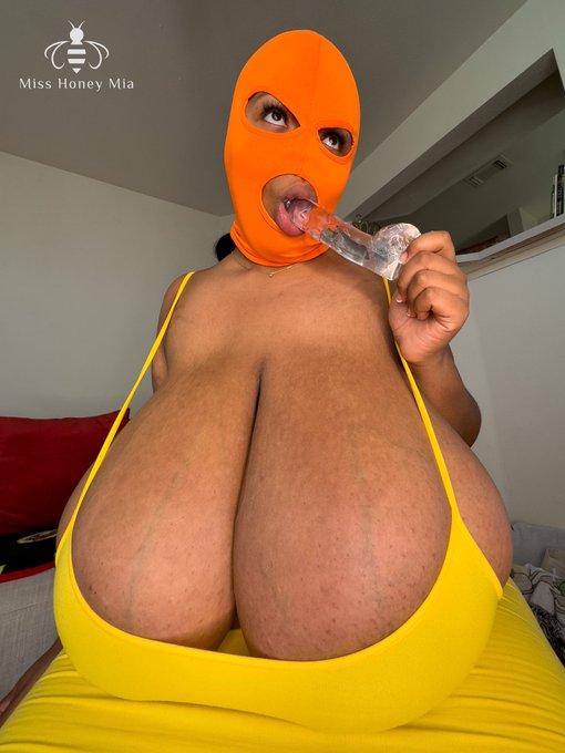 I can hide some parts of me a LOT more easily than others lol 💗💗 https://t.co/6g0mBWlxlH<a href="/tag/bigboobs"class="tags"><span>#bigboobs</span></a><a href="/tag/hugetits"class="tags"><span>#hugetits</span></a>