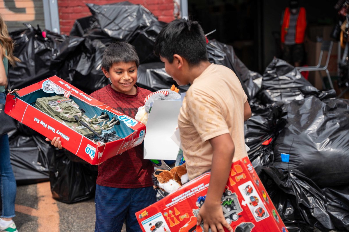 SiteOneSupply's tweet photo. SiteOne is once again collecting donations for @ToysForTots_USA in select branches. Toys for Tots' mission is to spread holiday joy to children in need. To donate, ask your branch if they are participating, and bring an unwrapped toy on your next visit: https://t.co/M42IK6fRK7 https://t.co/A8bYfxJsRE