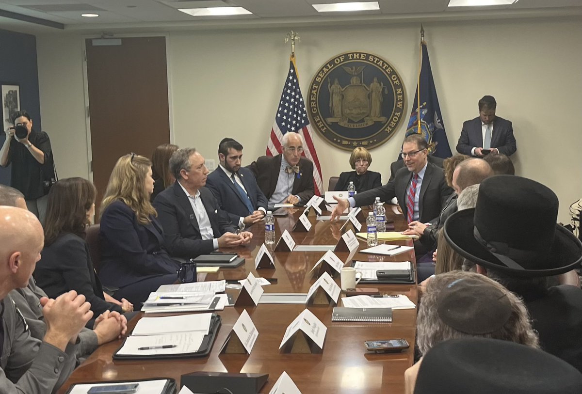 I was pleased to join Jewish leaders from across NY for a meeting this morning with @GovKathyHochul, to discuss the State’s response to spike in antisemitism. Updates from @nyspolice @NYSDHSES @ATFNewYork @MTAPD. Grateful to Gov and her team for focus on this crisis.