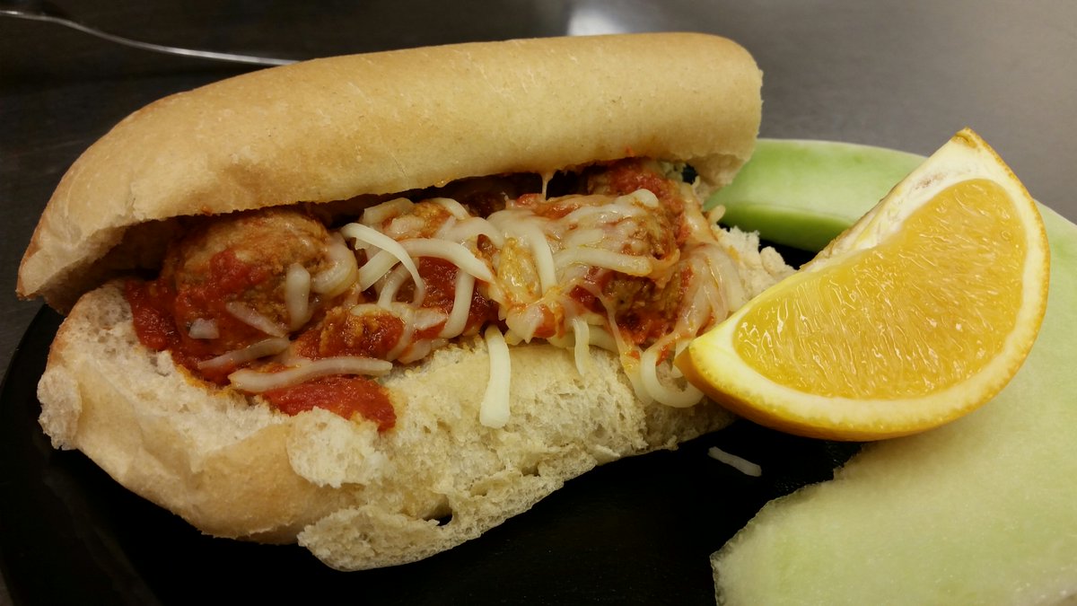 PSDNutrition's tweet image. Tomorrow secondary lunch includes meatballs subs! Our meatball subs are made with 100% beef, allergen free meatballs cooked in marinara sauce on a freshly baked whole grain bun &amp;amp; topped with shredded mozzarella cheese! #cleaningredients #freshlybaked