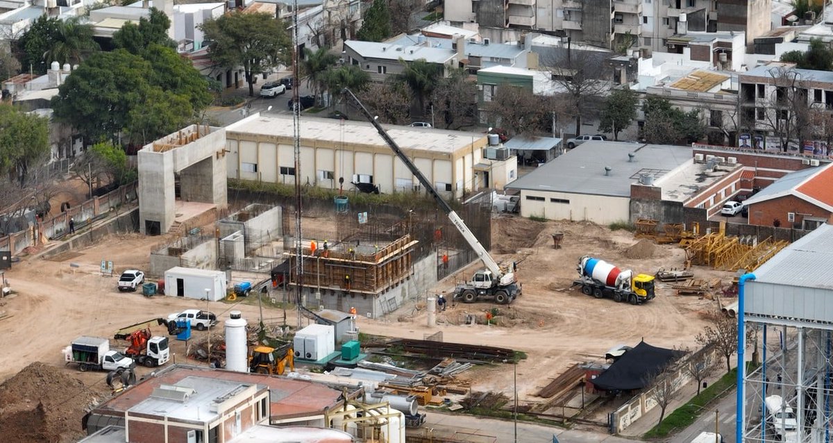 💧Avanza una obra histórica en Santa Fe

La ampliación de la planta potabilizadora, que representa una inversión que supera los $11.900 millones, le brindará la capacidad para abastecer al 100% de los habitantes.tinyurl.com/ykwrh4gd