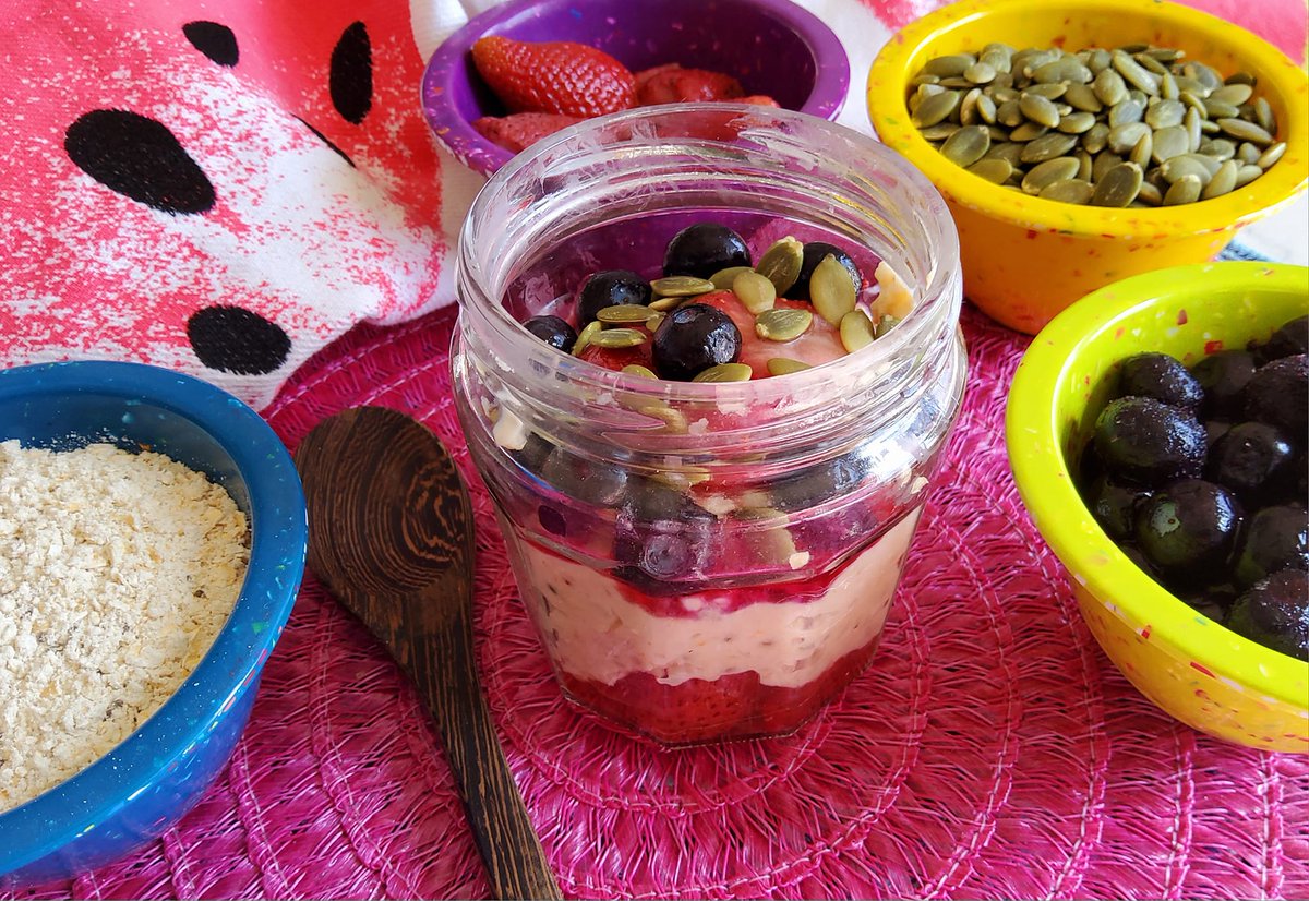 Start your day with a simple grab-and-go breakfast that is so easy to make. Get the recipe ~ momknowsbest.net/2023/11/quick-… #overnightoats #oatsome #oatmeal #breakfastrecipe