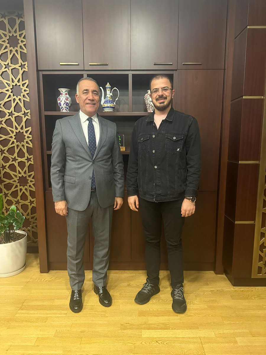 Adıyamanlı hemşehrimiz , değerli büyüğüm İstanbul Sultangazi Belediye Başkanı Sn Abdurrahman Dursun başkanıma göstermiş oldukları güleryüz ve samimi muhabbetlerinden dolayı çok teşekkür ederim
<a href="/avadursun/">Abdurrahman Dursun</a> 
<a href="/sultangazibeled/">Sultangazi Belediyesi 🇹🇷</a>