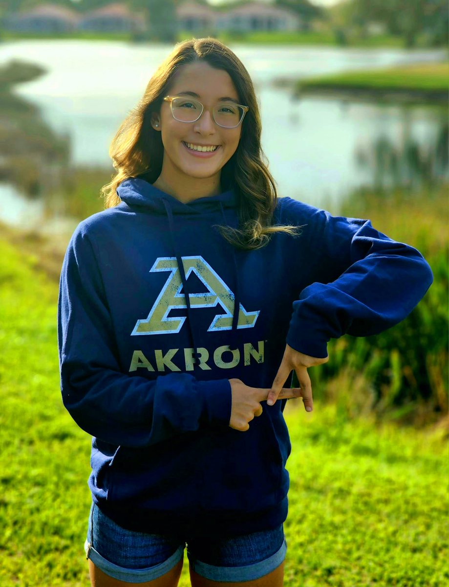 swimcrewhats's tweet photo. I am thrilled to share the exciting news that my daughter has committed to @AkronZips Women's Swimming and Diving 🎉🎉🎉

Her hard work, dedication, and passion for swimming have paid off, and I couldn't be prouder of her, and in her decision of continue her sport and academics https://t.co/M7Ej8oXMnk