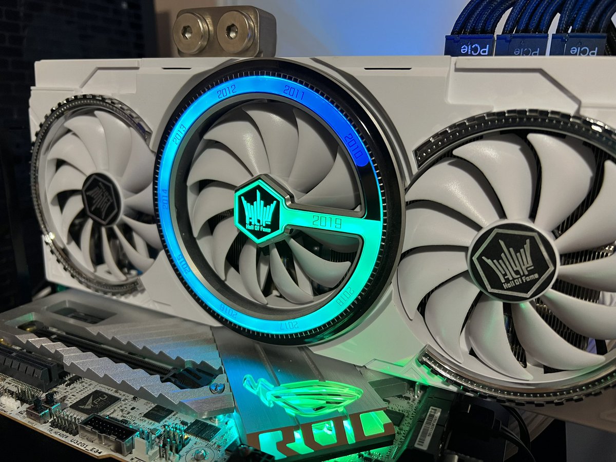 bl4ckdot's tweet photo. Here is what the previous tweet was teasing about : I’m extremely glad to have my hands on a 2080Ti HOF 10Th anniversary OC LAB ver.MAD ! Only 20 of them were made. The name comes from Mad TSE, the mind behind OC LAB. They never were sold.
#HOF #OCLAB #HallofFame https://t.co/8JFFK351FX