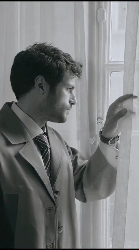 SimonettiEmma's tweet photo. Un uomo di altri tempi 
Una classe ,un'eleganza e un portamento di altri tempi
Modi e pensieri di altri tempi
Definito "gentiluomo" fin dall'inizio della sua carriera e man mano da sempre più persone
Chi se non lui per il concetto di tempo⌚️
#SerkanÇayoğlu x #ElleTime https://t.co/KJKLdhUgTI