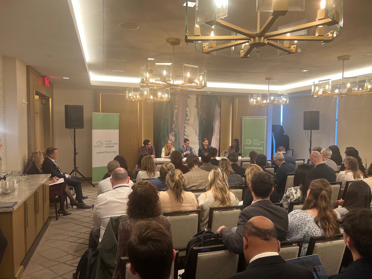 FOSI's tweet image. Scenes from packed #fosi2023 afternoon breakouts - those that aren&apos;t livestreamed will be available as recordings in the coming week, on topics including:
#medialiteracy 
#contentmoderation 
#youthperspectives
#onlinesafety across state capitals