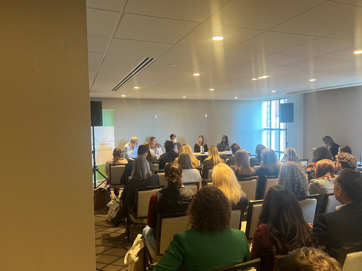 FOSI's tweet image. Scenes from packed #fosi2023 afternoon breakouts - those that aren&apos;t livestreamed will be available as recordings in the coming week, on topics including:
#medialiteracy 
#contentmoderation 
#youthperspectives
#onlinesafety across state capitals