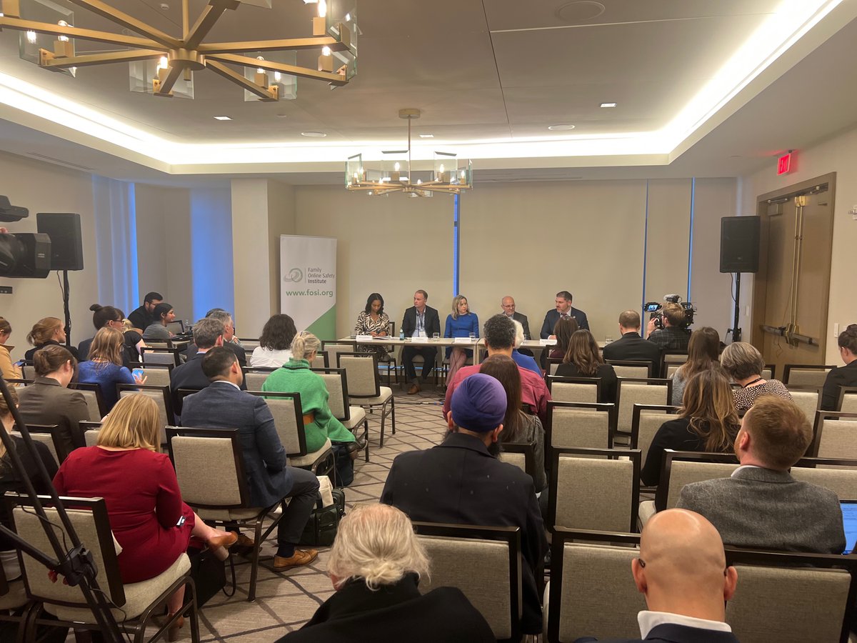 FOSI's tweet image. Scenes from packed #fosi2023 afternoon breakouts - those that aren&apos;t livestreamed will be available as recordings in the coming week, on topics including:
#medialiteracy 
#contentmoderation 
#youthperspectives
#onlinesafety across state capitals