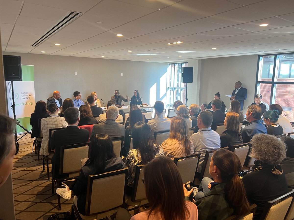 FOSI's tweet image. Scenes from packed #fosi2023 afternoon breakouts - those that aren&apos;t livestreamed will be available as recordings in the coming week, on topics including:
#medialiteracy 
#contentmoderation 
#youthperspectives
#onlinesafety across state capitals