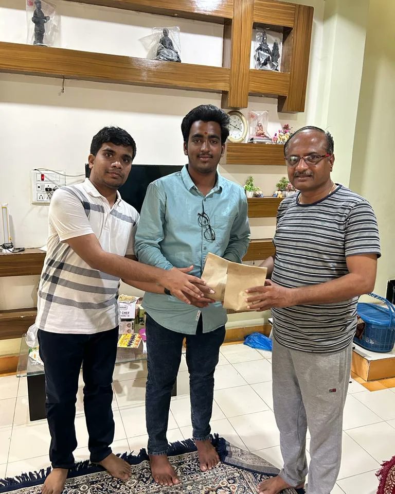 AbvpNanded's tweet photo. अखिल भारतीय विद्यार्थी परिषद नांदेड महानगराच्या वतीने गरजू,निराधार लोकांसाठी दिवाळी निमित्त समाजातून दिवाळी चा फराळ संकलीत करण्यात आला.
@AbvpDeogiri 
@nageshgalande 
@Siddhu_Lat https://t.co/Yt7yh1nPbF